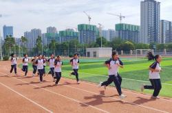 足球直播在线观看-体育赛场上的激情迸发，无人能敌！