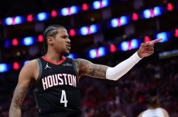 足球直播在线观看-足球赛事中火箭战胜对手成功逆转