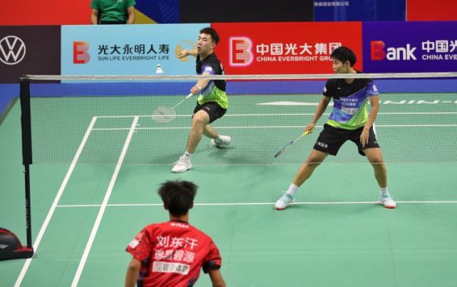 荷兰全胜波斯尼亚，强势领跑