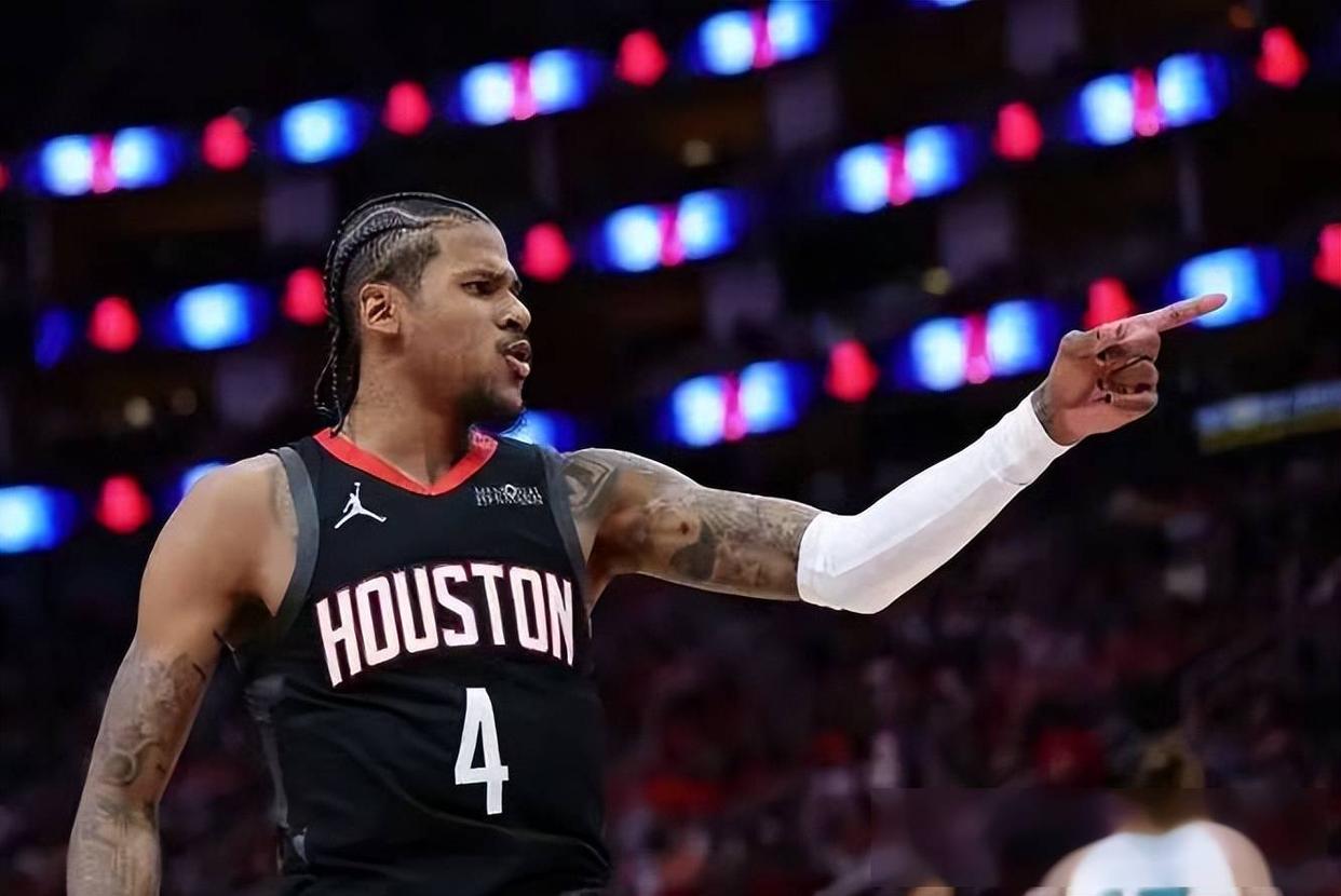 足球赛事中火箭战胜对手成功逆转