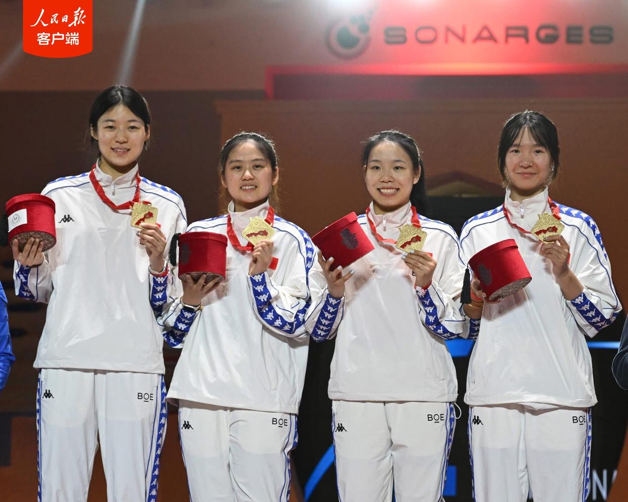 摩洛哥女足队员拼尽全力，取得成功