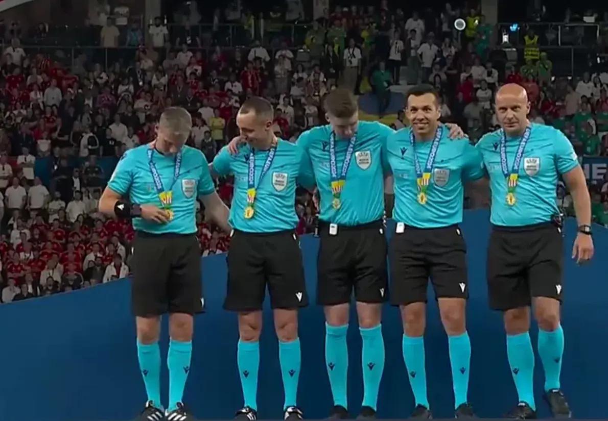 欧洲杯资格赛颁奖典礼圆满落幕，精彩瞬间